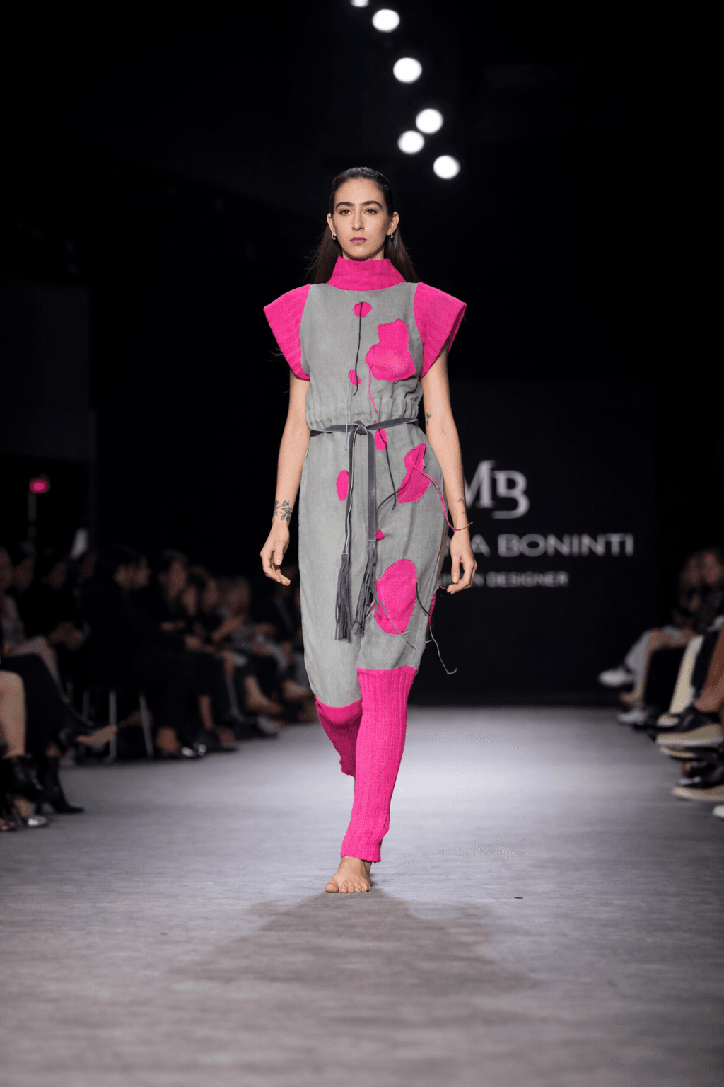 Vibrant textural contrasts