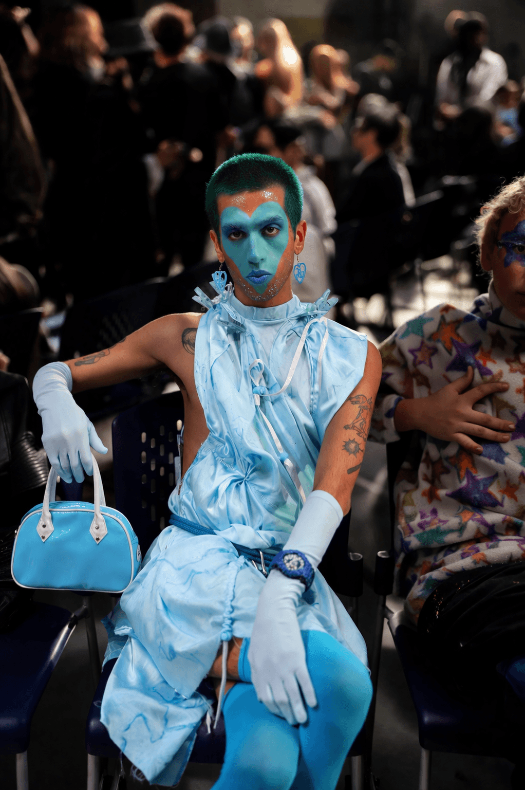 Avant-garde guest style